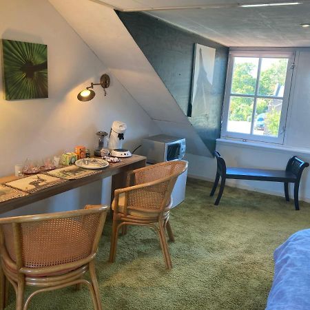 Luc'S Place, Waterbed Grote Kamer Zoeterwoude Экстерьер фото